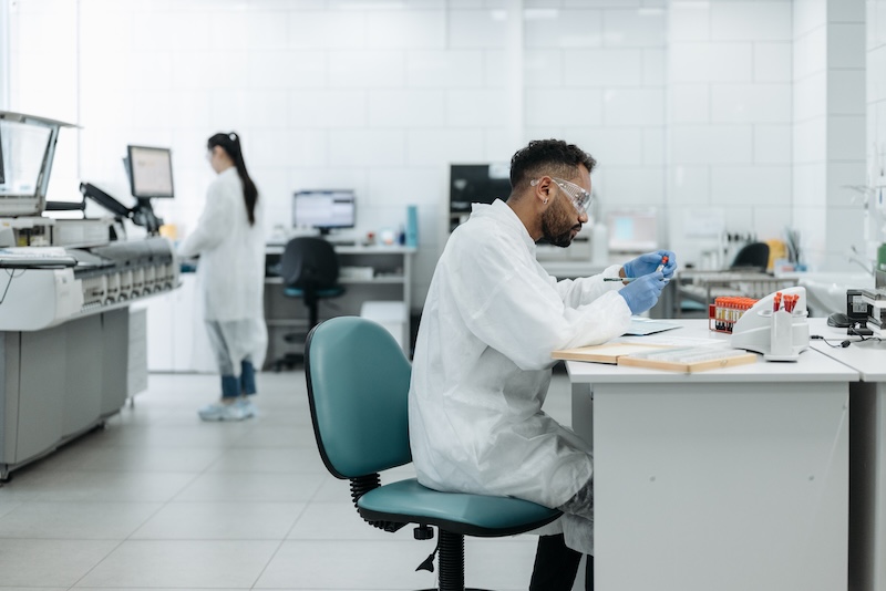 Optical laboratory